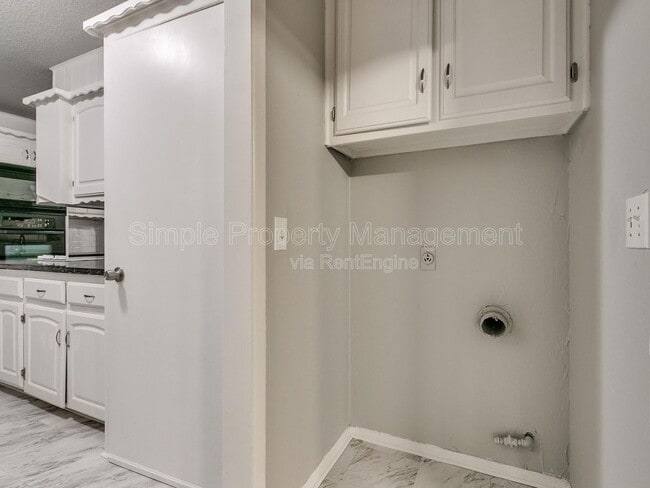 Building Photo - 6109 Kingston Rd