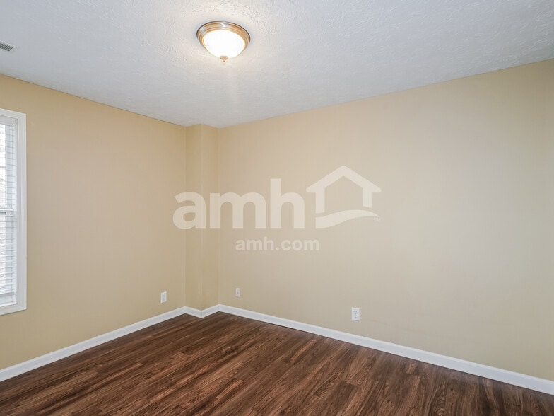 Building Photo - 2740 N Whitfield Rd