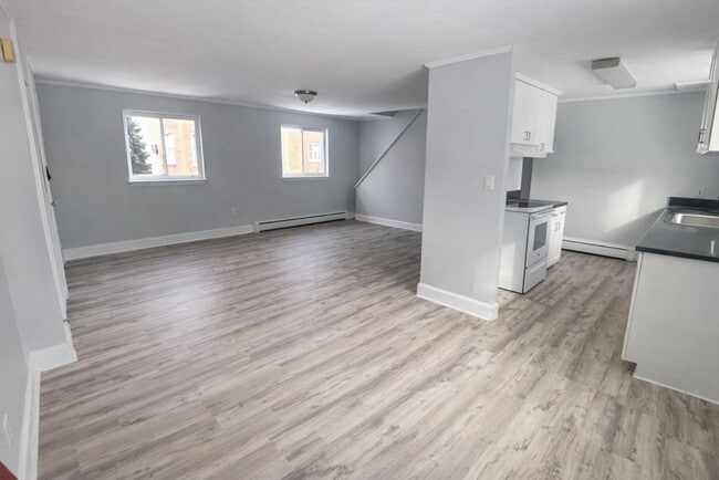 Building Photo - 39 Bishop Dr