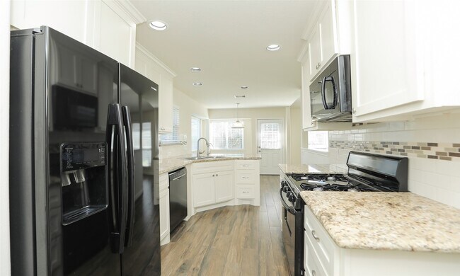 Building Photo - 10914 Barker View Dr