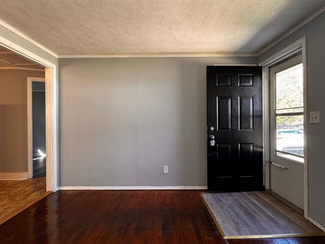 Primary Photo - 1506 6th St SE