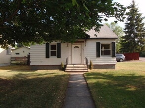 Building Photo - House near U of M