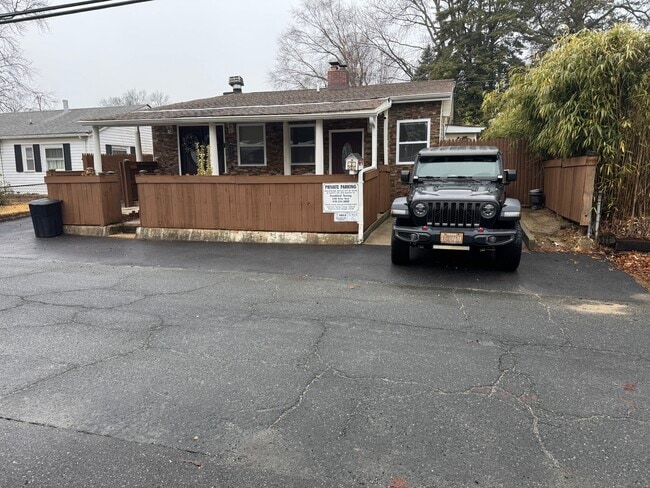 Building Photo - 1304 2nd Rd