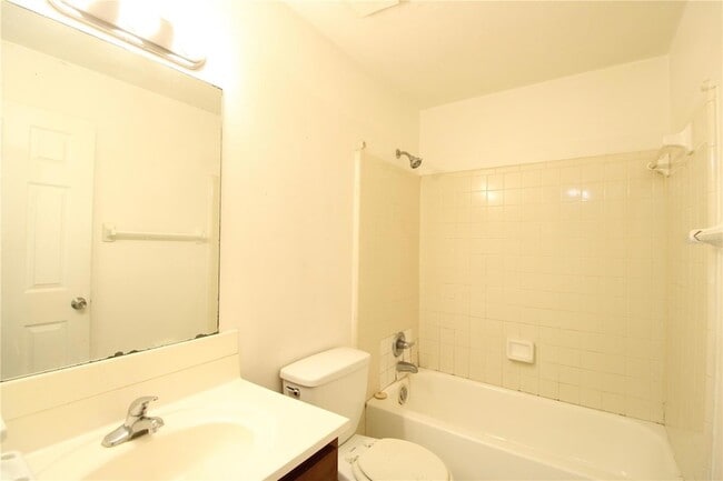 Building Photo - 5736 NW 25th Terrace