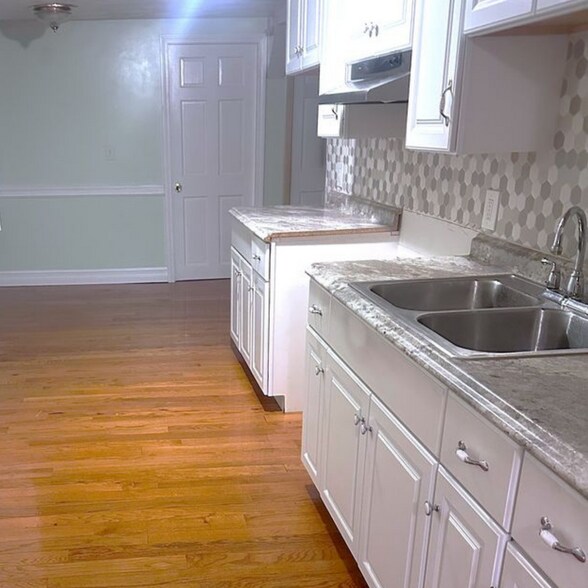 Building Photo - 1-7 Old Mendon Street