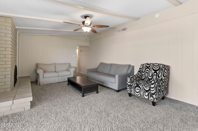 Building Photo - 4871 Los Reales Dr