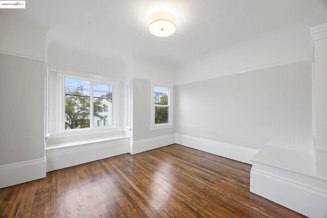 Building Photo - 685 37th St