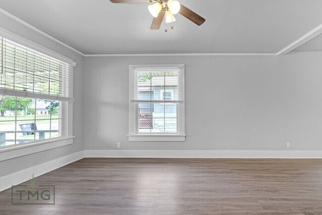 Building Photo - 2 Bed, 2 Bath Home Near TU