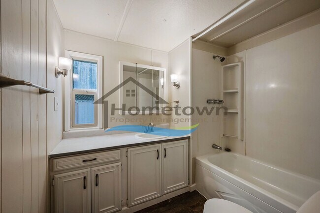 Building Photo - Very Nice 2 Bed 1 Bath Single Wide Mobile in Downtown Hayden!