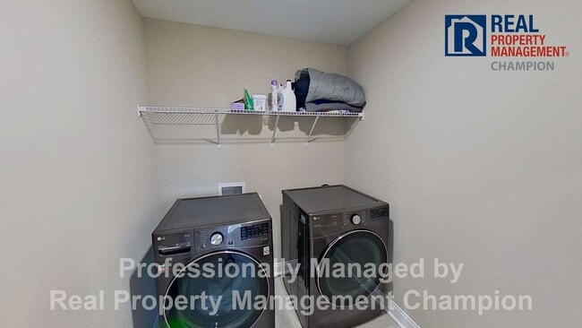 Building Photo - Like New Home with Open Layout and Spacious Rooms