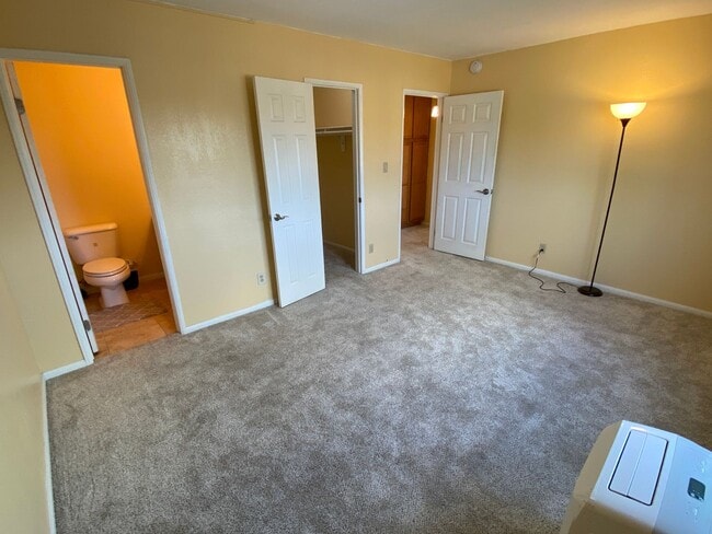 Building Photo - Madison Ballantyne 2 Bedroom Apartment
