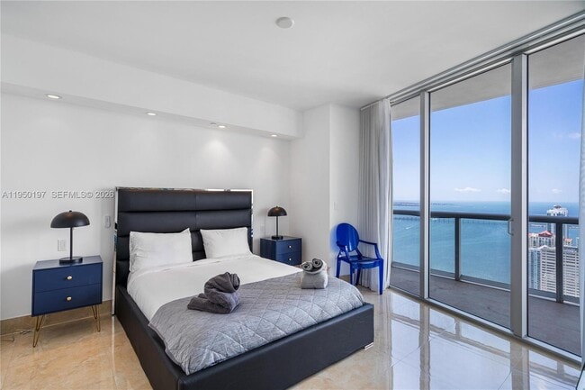 Building Photo - 495 Brickell Ave