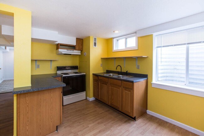 Building Photo - 2134 S 13th St W