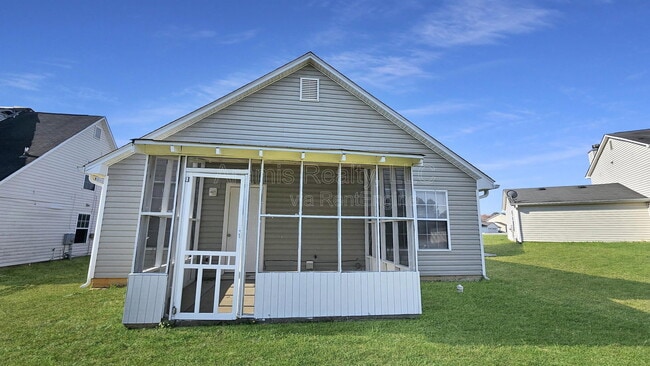 Building Photo - 263 Marsh Glen Dr
