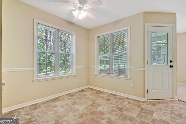Building Photo - 45 Paces Landing Dr