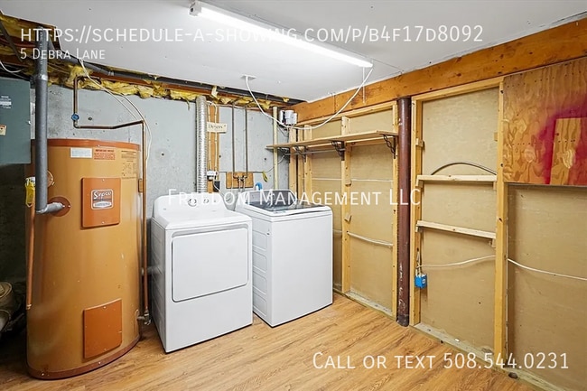 Building Photo - 5 Debra Ln