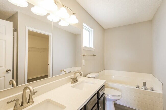 Building Photo - 1725 Cold Spring Dr