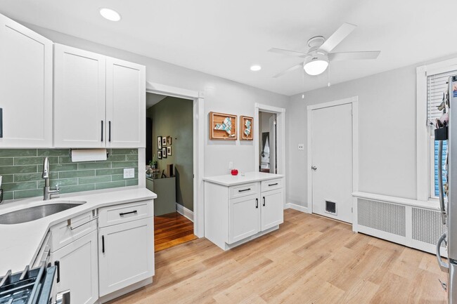 Building Photo - 44 BOORAEM Ave