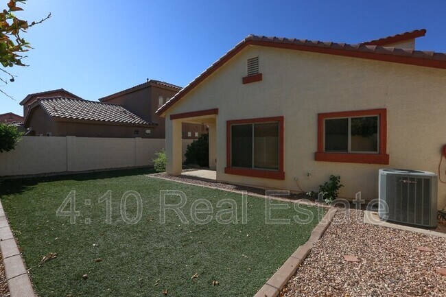 Building Photo - 2644 E Chester Dr