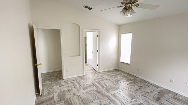 Building Photo - Come see this beautiful 3 bedroom, 2 bath, 2 car garage home for rent near Citrus Park Mall!