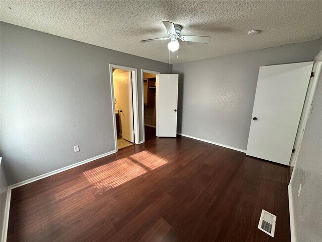 Building Photo - 3628 Peregrine Dr