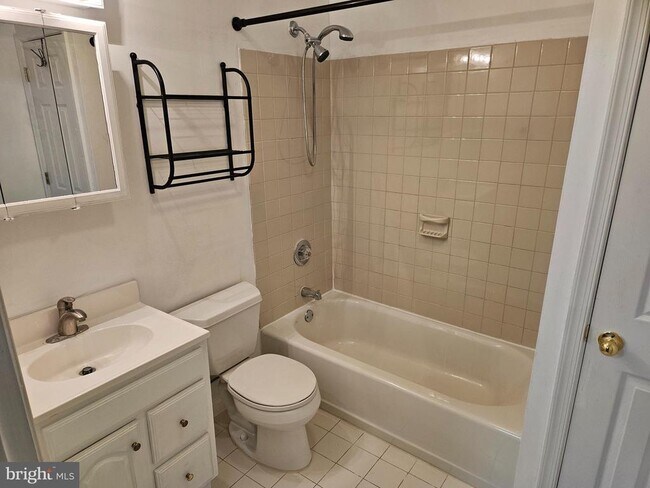 Building Photo - 9296 Hillis Ct