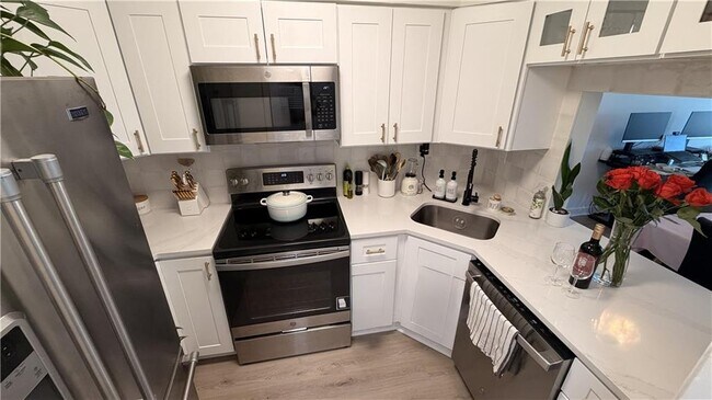 Building Photo - 2870 Pharr Ct S Northwest