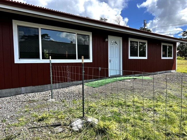 Building Photo - 16-2039-2039 Emerald Dr