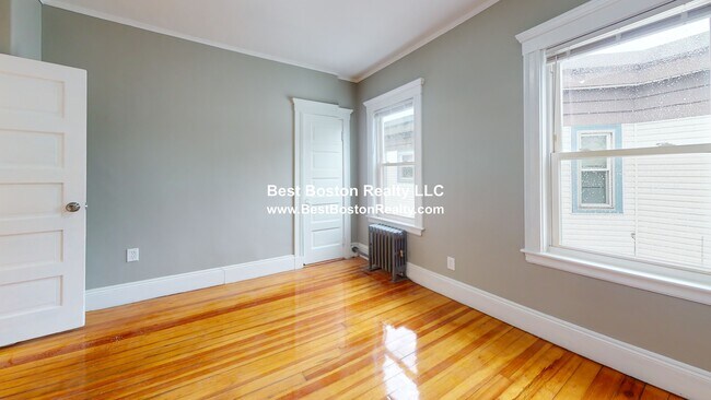 Building Photo - 3943 Washington St