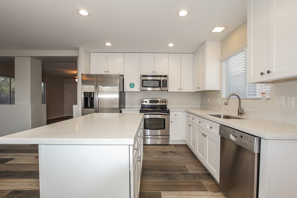 Building Photo - 2902 W Irma Ln