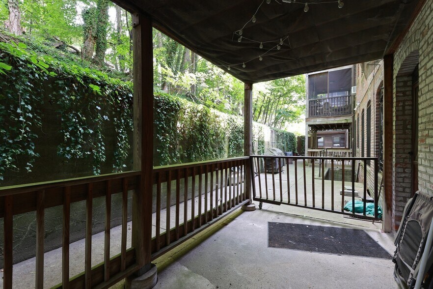 Building Photo - 35 Westbourne Ter