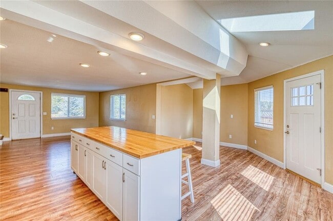 Building Photo - 296 Hartt Hill Dr