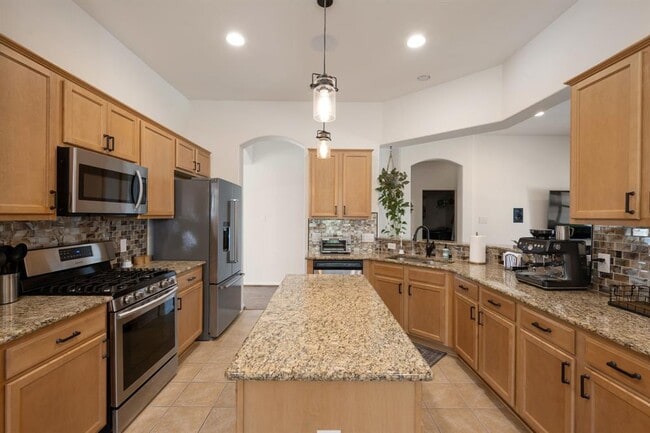 Building Photo - 2405 Tumbling River Dr