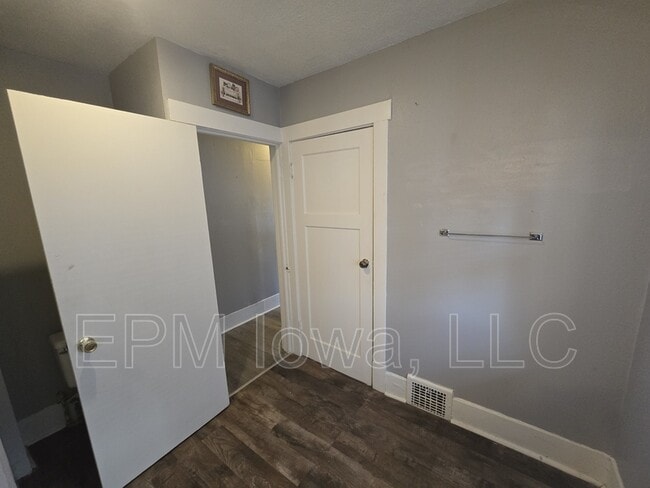 Building Photo - 1001 1/2 Randolph St