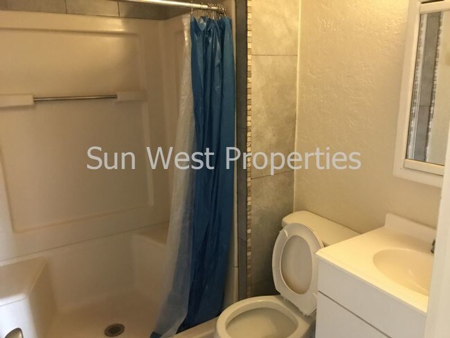 Building Photo - All utilities Paid!