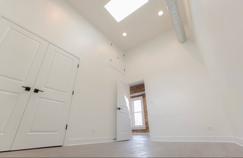 Building Photo - 417 W North Ave