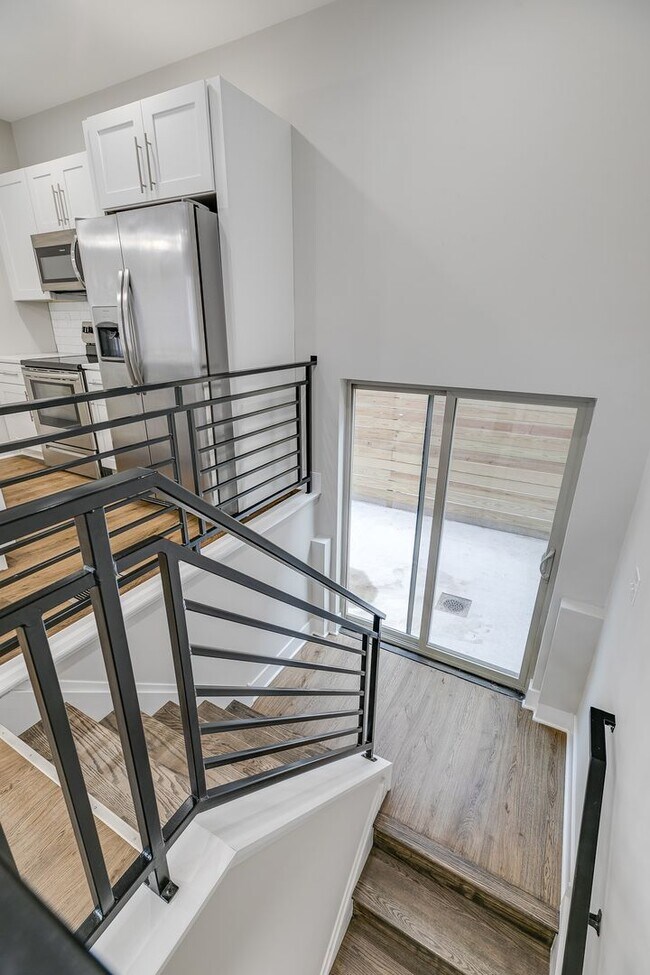 Building Photo - 2630 Annin St