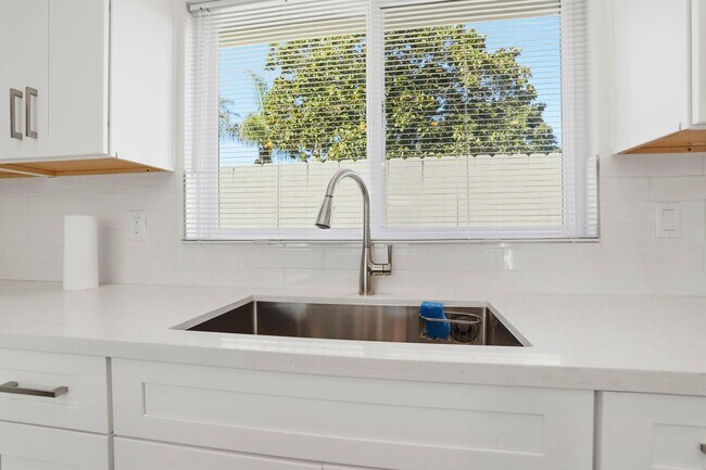 Building Photo - Just Built Two Bedroom Property!