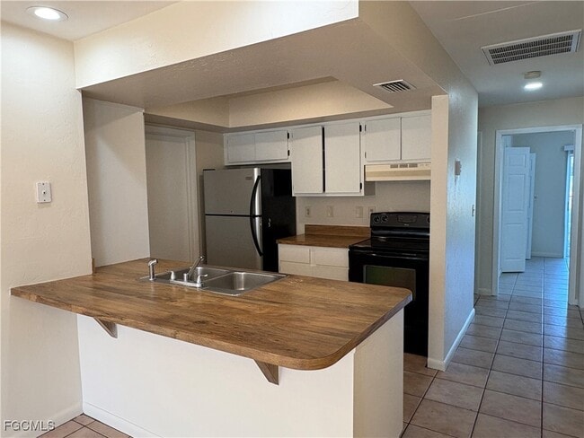 Building Photo - 727 SW 39th St