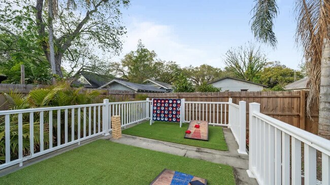 Building Photo - 307 W Haya St