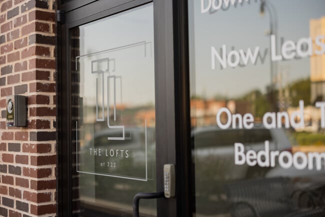 Building Photo - 222 S Main St