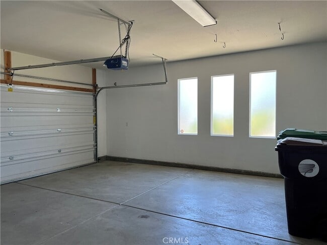 Building Photo - 77184 California Dr