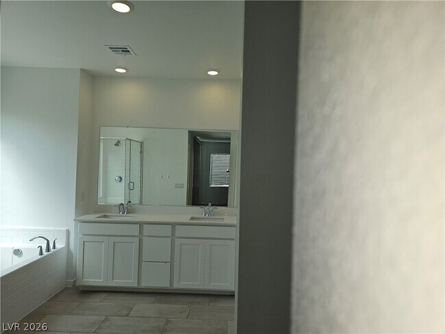 Building Photo - 6851 Gaslamp Hbr Ave