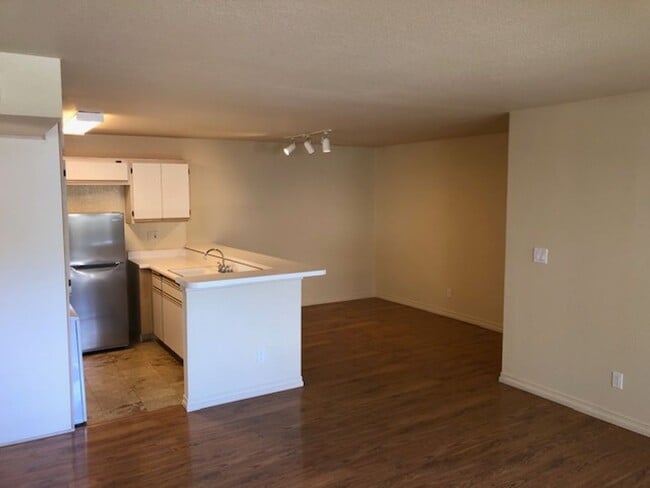 Building Photo - 1 Bedroom Luxury Living . . .  with 2 gated parking spots