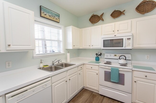 Building Photo - 5801 Oyster Catcher Dr