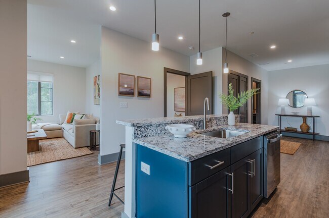 Building Photo - One Bedroom Apartment in Washington Square...