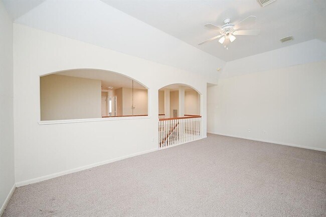 Building Photo - 18018 Somerset Knolls Ct