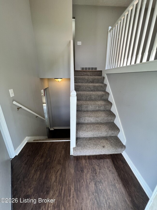 Building Photo - 3700 Hillcross Dr