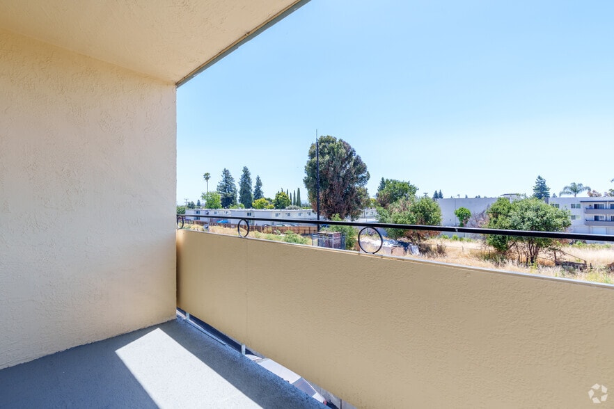 Primary Photo - Fletcher Towers