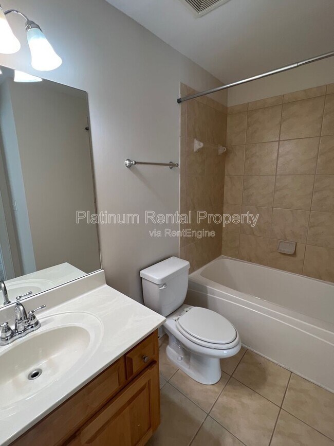 Building Photo - 5520 Viewpoint Ct